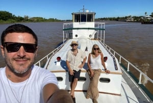 Buenos Aires: Tigre Delta Boat Tour with BBQ & Wine