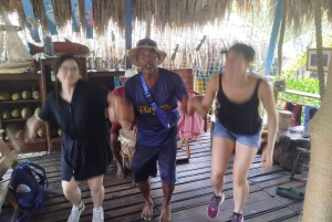 Cartagena: FISHERMEN'S ISLAND IN THE MANGROVES med kano