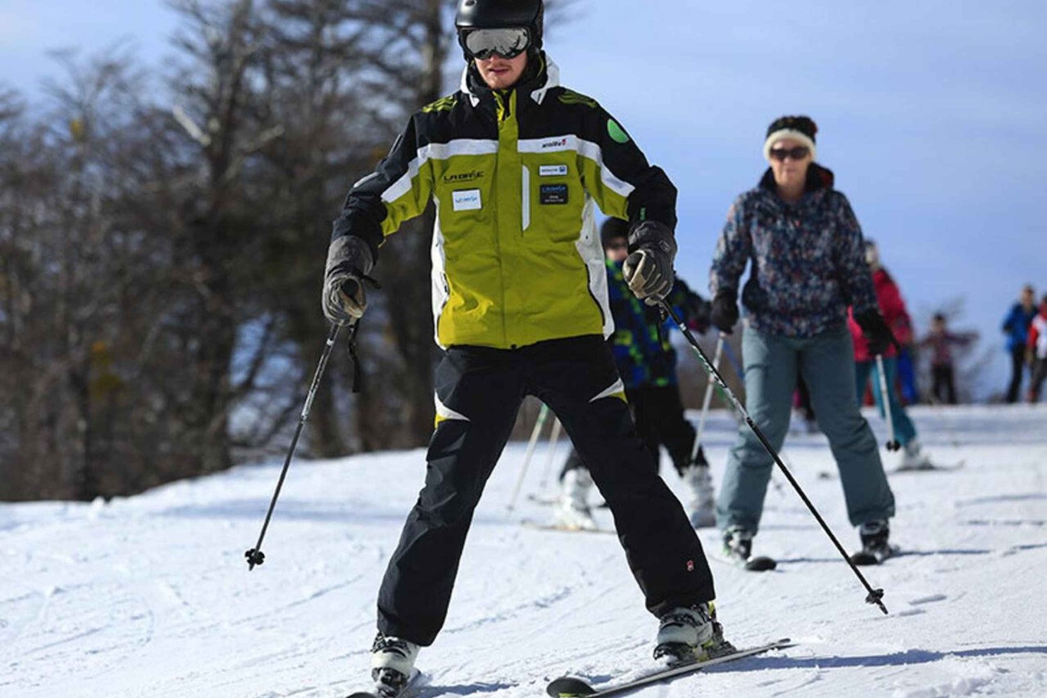 Cerro Catedral: Ski or Snowboard Lesson with Equipment