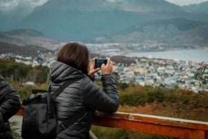 VISITE DE LA VILLE + VISITE DE LA RÉSERVE DU GLACIER MARTIAL