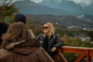 TOUR DE LA CIUDAD + VISITA A LA RESERVA DEL GLACIAR MARTIAL