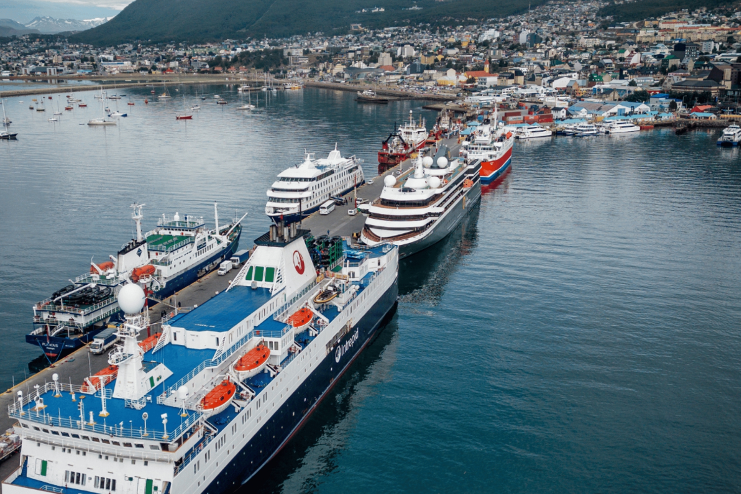 STADSVANDRING I USHUAIA + BESÖK I MARTIAL GLACIER RESERVE