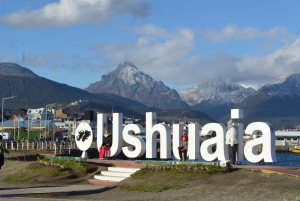 STADSVANDRING I USHUAIA + BESÖK I MARTIAL GLACIER RESERVE