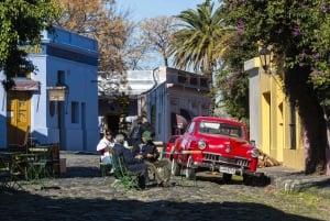 Colonia: Private City Tour on Foot (Historic District)