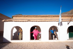 Montañas de colores y sal infinita: Excursión Salinas + Purmamarca