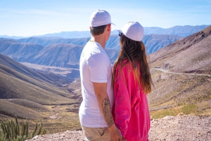 Montañas de colores y sal infinita: Excursión Salinas + Purmamarca