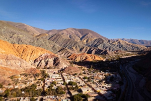 Montañas de colores y sal infinita: Excursión Salinas + Purmamarca