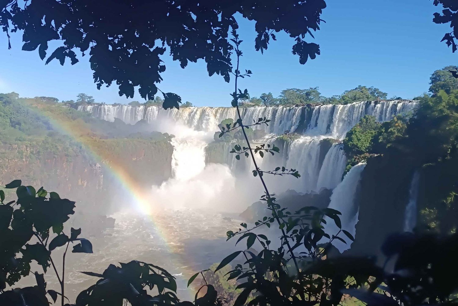 päiväretki iguassun vesiputouksille Argentiinan puolella