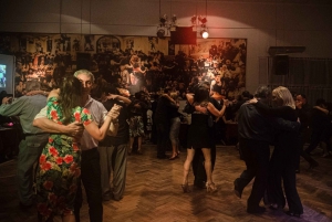 Discover the real Tango visiting two milongas
