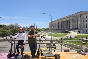 Explora el centro en scooter y con una bebida