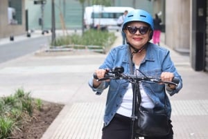 Explora el centro en scooter y con una bebida
