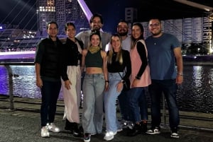 Explora el centro en scooter y con una bebida