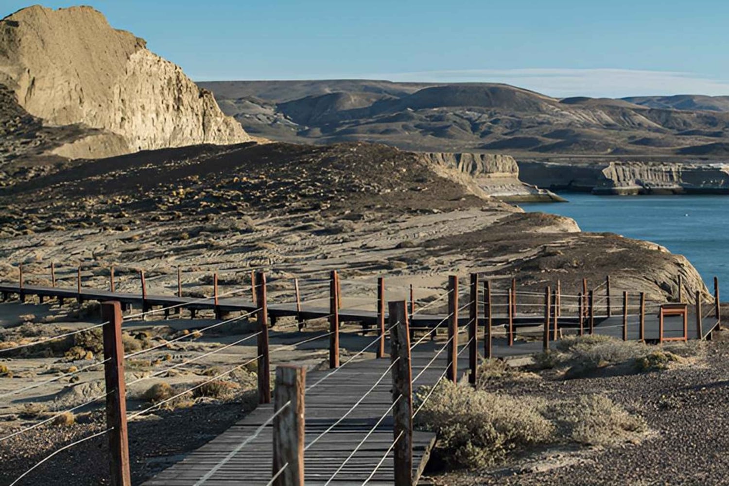 El Calafate: Monte León 4x4 Lobos y Pingüinos Excursión