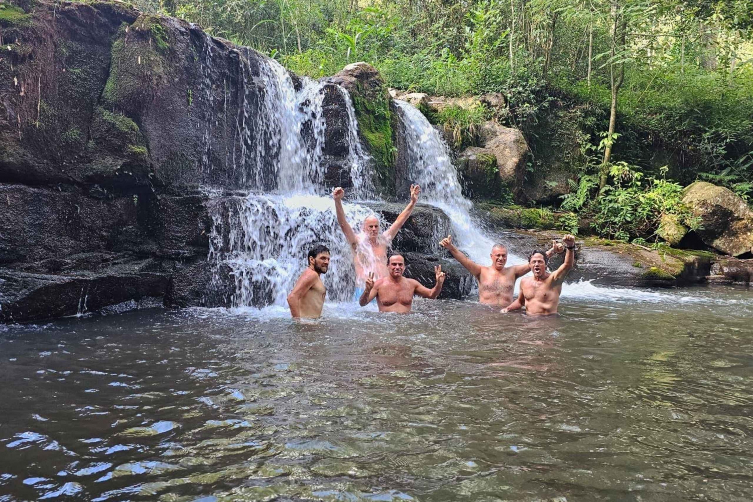 EL SOBERBIO: BEZOEK TOUR NAAR TRIPLE CASCADES MET PICKNICK LUNCH