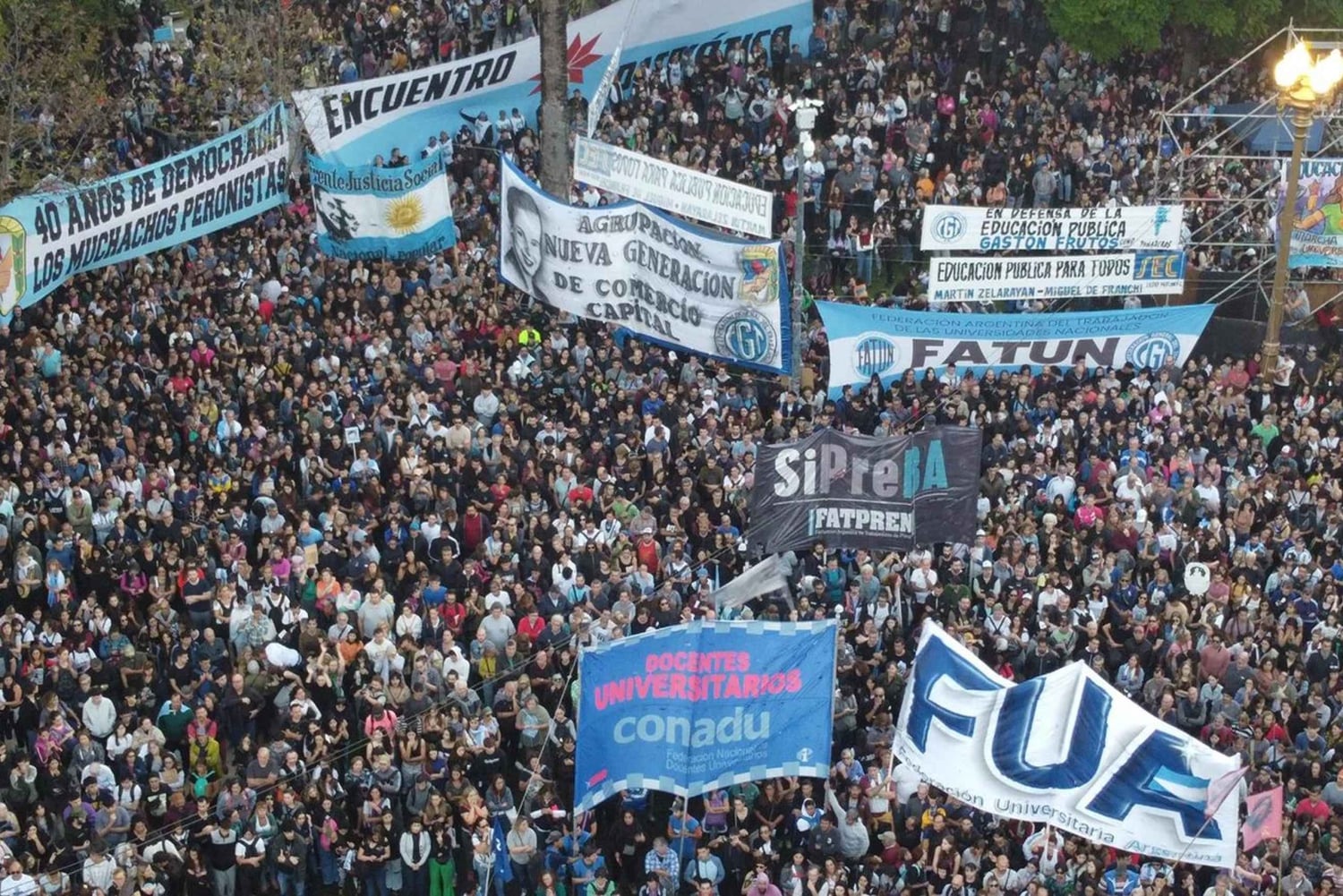 Evita Perón: kvinnan bakom 'Gråt inte för mig Argentina'