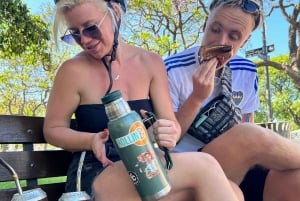 Explora el centro en scooter y con una bebida