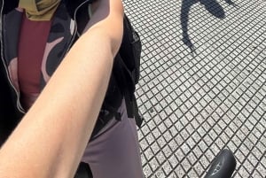 Explora el centro en scooter y con una bebida