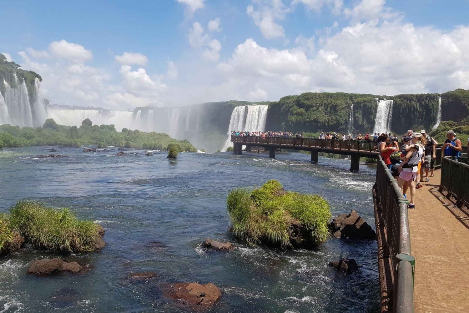 Fra Foz do Iguaçu: Besøk til de brasilianske fossefallene og fugleparken