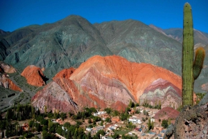 Från Jujuy: Serranías de Hornocal med Quebrada de Humahuaca