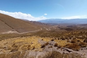 Från Jujuy: Serranías de Hornocal med Quebrada de Humahuaca