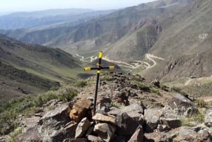 Z Mendozy: Całodniowy trekking Vallectios w Andach