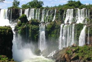 Fra Puerto Iguazu: Argentina og Brasils sider av Iguazu Falls