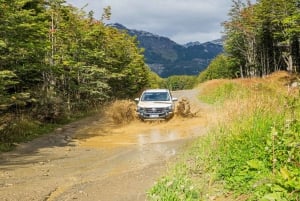 From Ushuaia: Escondido and Khami Lakes Off-Road Tour