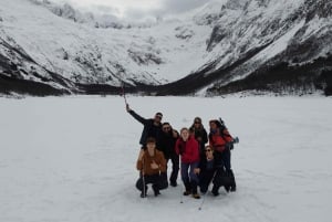 Från Ushuaia: Tierra del Fuego Emerald Lagoon Trekking Tour