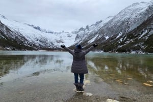 Fra Ushuaia: Tierra del Fuego Emerald Lagoon Trekking Tour