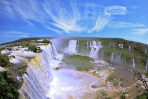 Puerto Iguazu: Iguazu watervallen tour met boottocht & safaritruck