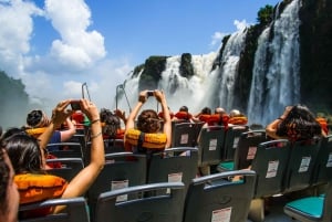Puerto Iguazu: Iguazu Falls Tour m/ båttur & safaritruck