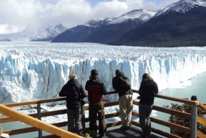 El Calafate: Perito Moreno-gletsjeren - guidet dagstur og sejlads