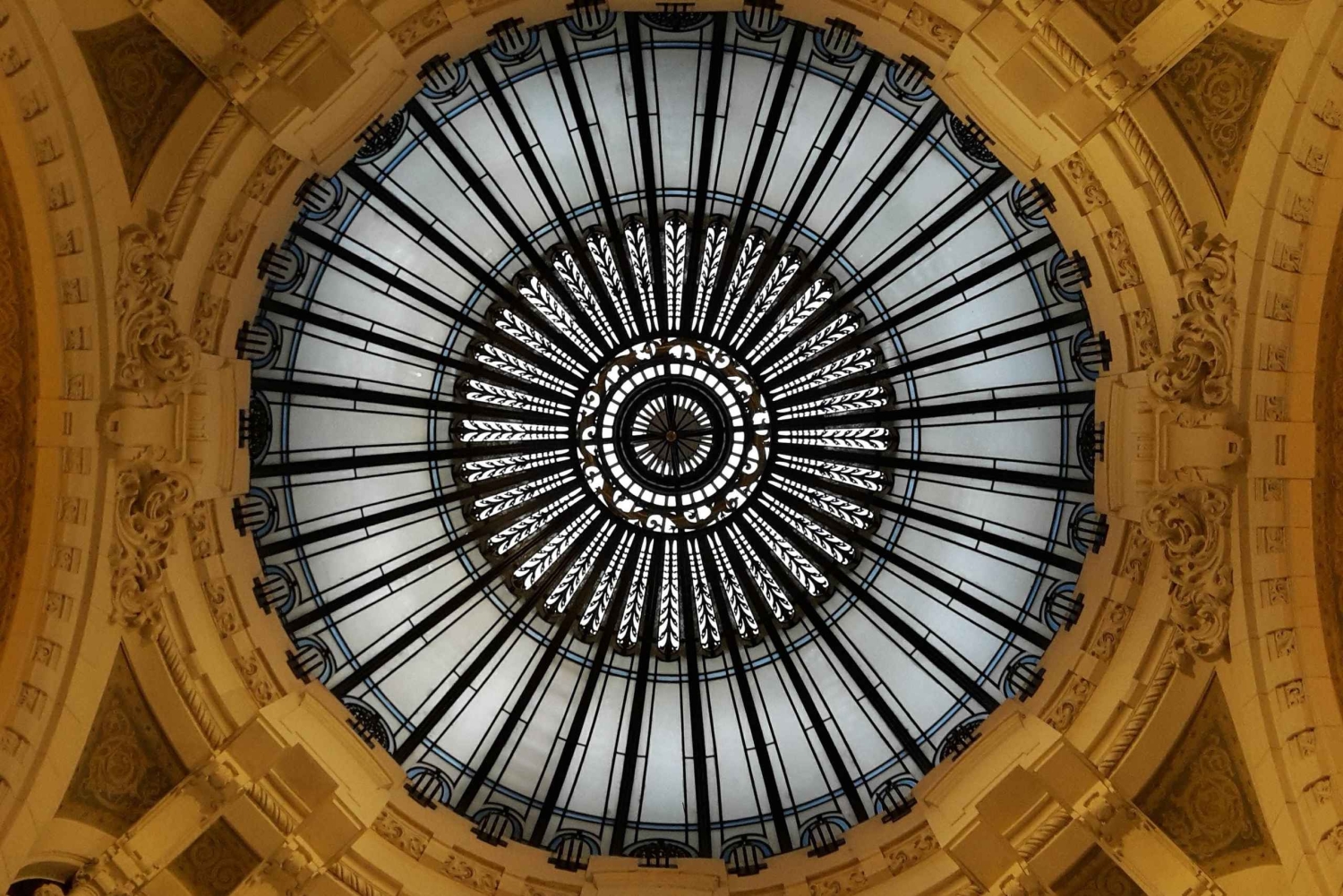 Экскурсия по Галерее Гуэмес: архитектура в стиле модерн + смотровая площадка