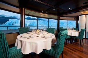 GLACIERS GOURMET Perito Moreno Navigation Full service