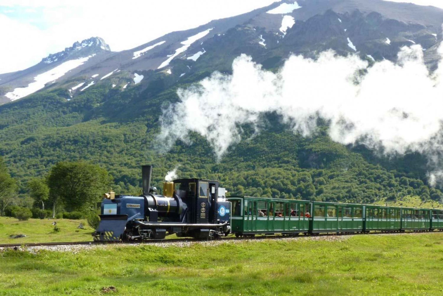 Medio día en el Parque Nacional de Tierra del Fuego con tren