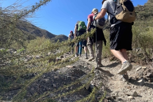 Senderismo y Asado Argentino en La Precordillera de Los Andes.