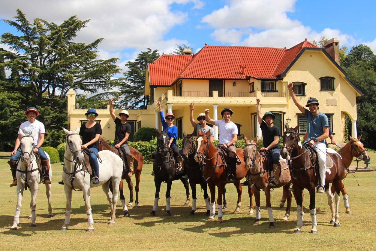 Paseo a caballo por la Estancia Villa María