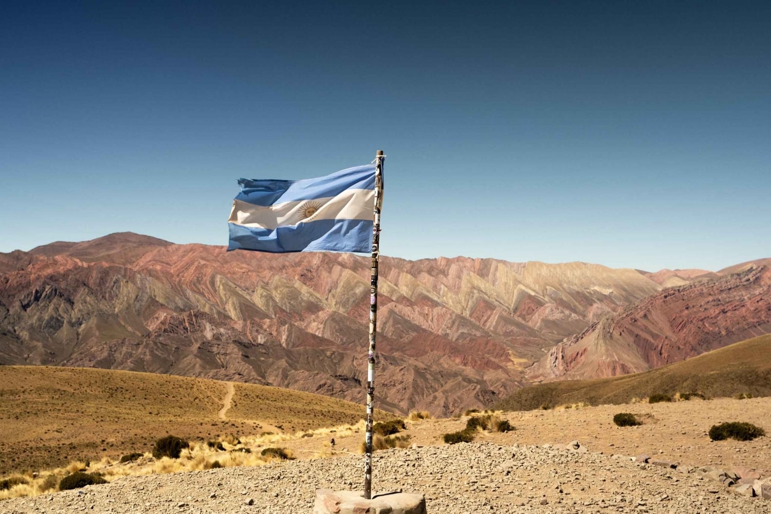 Humahuaca & Hornocal: Miradores Andinos y Pueblos Patrimonio desde Salta