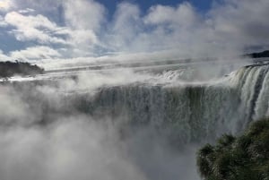 Tour privado de 1-2 días: explora ambos lados de las cataratas del Iguazú