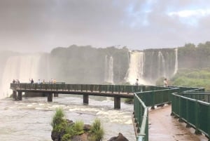 Iguassun vesiputoukset: Brasilian ja Argentiinan sivut