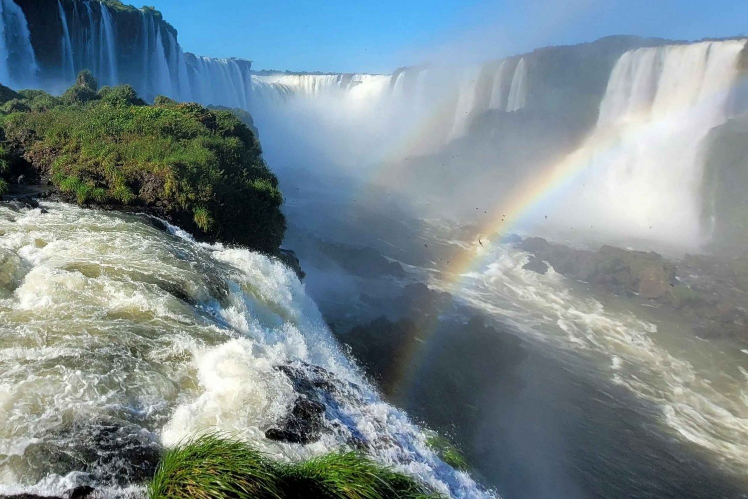 Iguassu Waterfalls Private Day Tour: Both sides, same day!