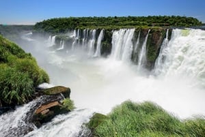 Puerto Iguazú Combo: Iguazu Falls 2 dagsturer + transport
