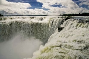 Puerto Iguazú Combo: Iguazu Falls 2 dagsturer + transfer