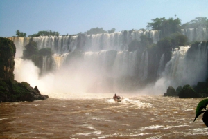 Puerto Iguazú: escursione alle cascate di Iguazu con tour in jeep e giro in barca