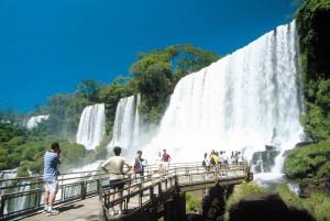Puerto Iguazú: Tur til Iguazúfallene med jeeptur og båttur