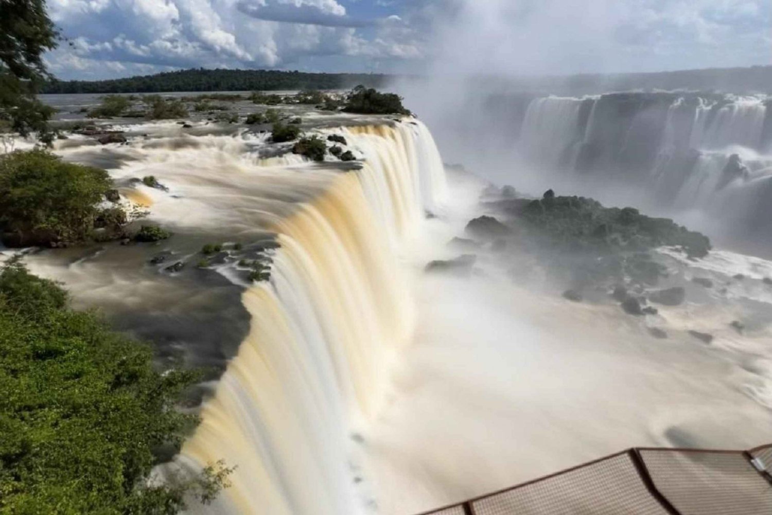 Privat omvisning i Iguazu-fossene: Brasil og Argentina på 1 dag