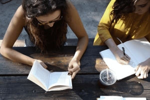 Мендоса: Лабиринт Борхеса: обед, литературный семинар и винодельня