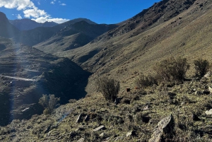 Mendoza: Patikointi Cerro Arenalesille, josta on näkymät Cordón del Platalle