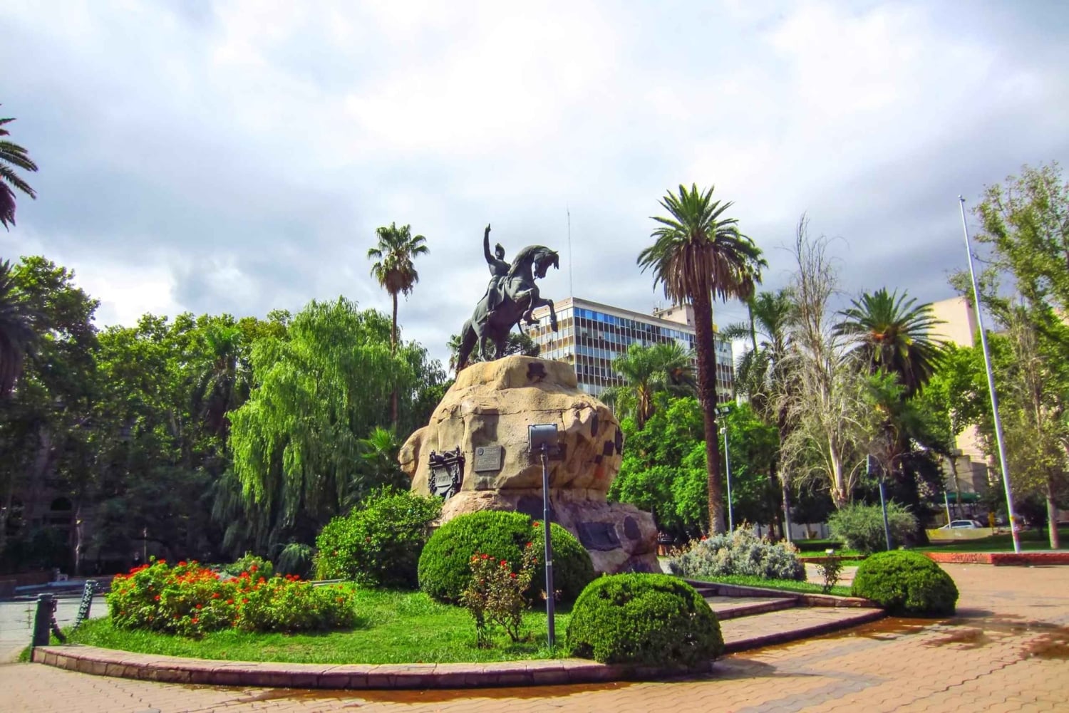 Mendoza Old Town Highlights Private Guided Walking Tour