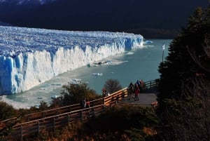 Moreno Glacier: Tour from El Calafate with tour guide, walkways and boat ride.